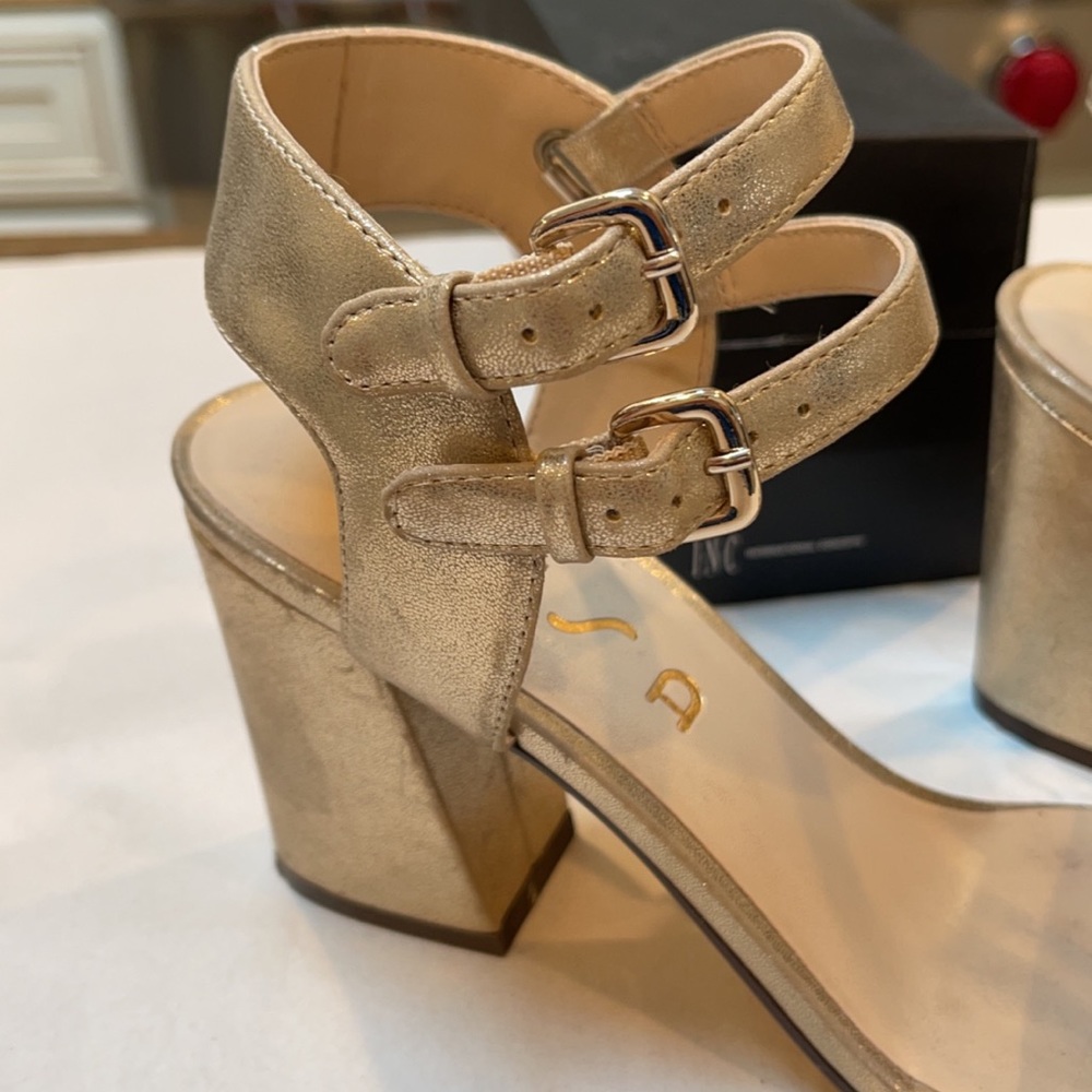 Unisa Reiaa Metallic Gold Strappy Sandals - Picture 9 of 14